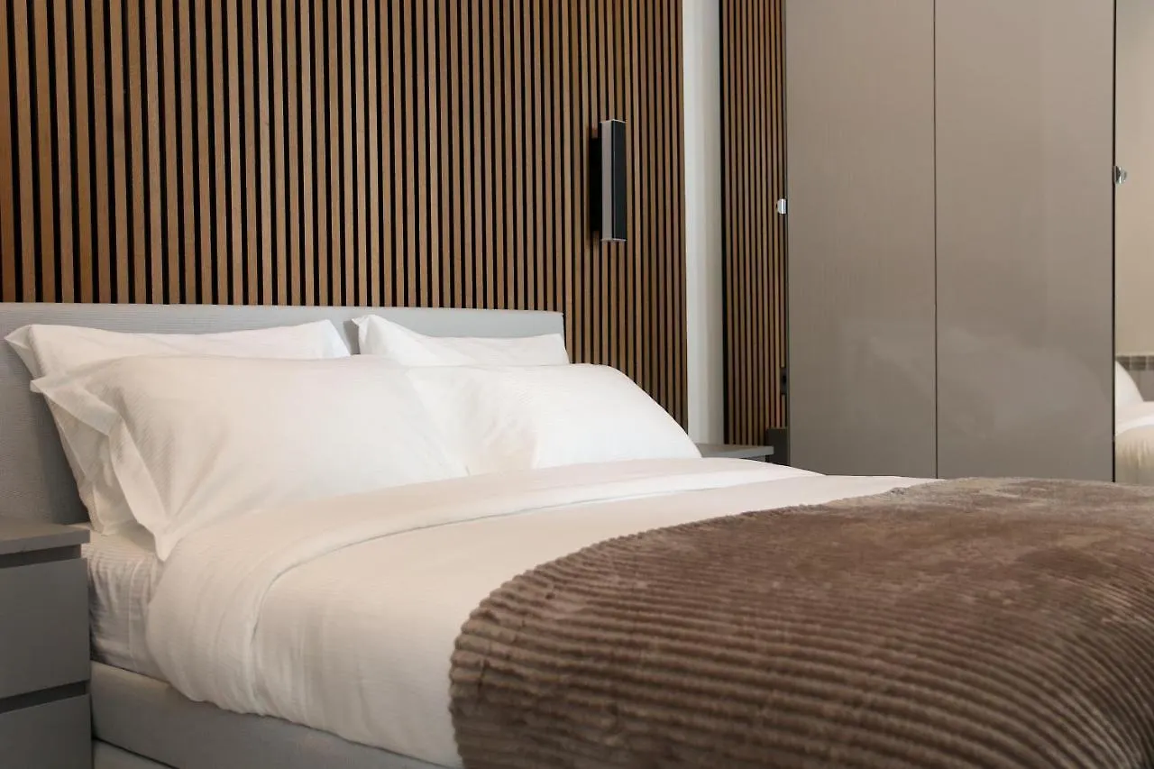 Διαμέρισμα Luxury Pure! Bazzoni 2-Room Suite, Fully Equipped Όλμπια