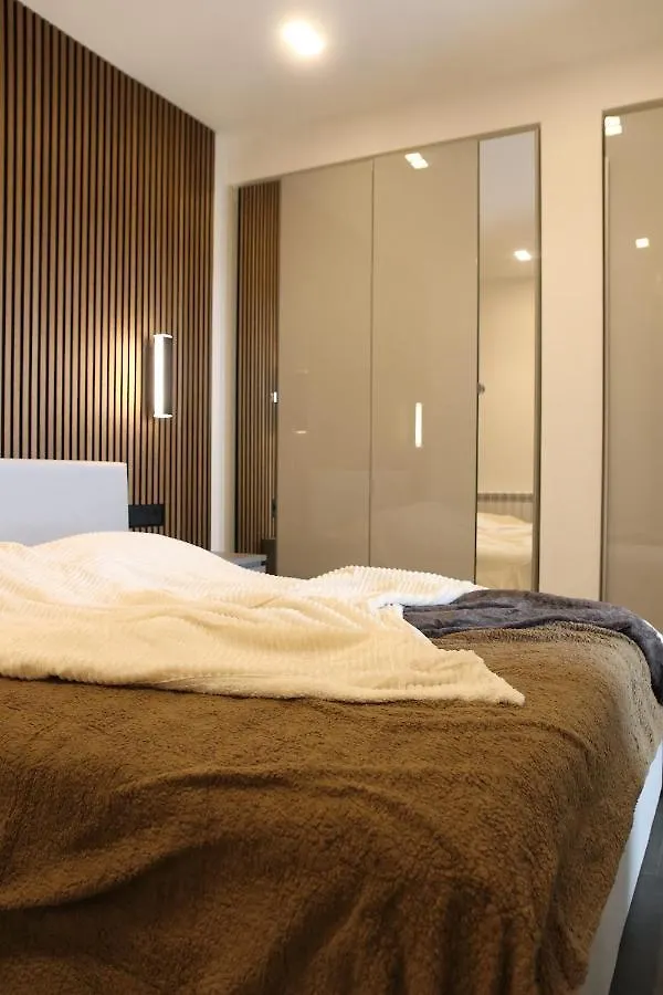 Διαμέρισμα Luxury Pure! Bazzoni 2-Room Suite, Fully Equipped Όλμπια